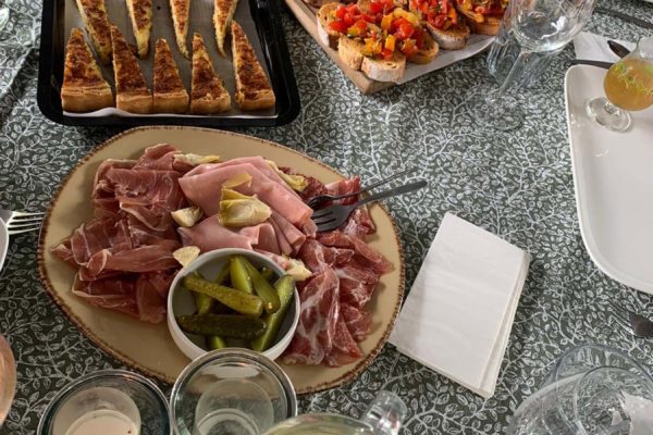 lunch diner arrangement